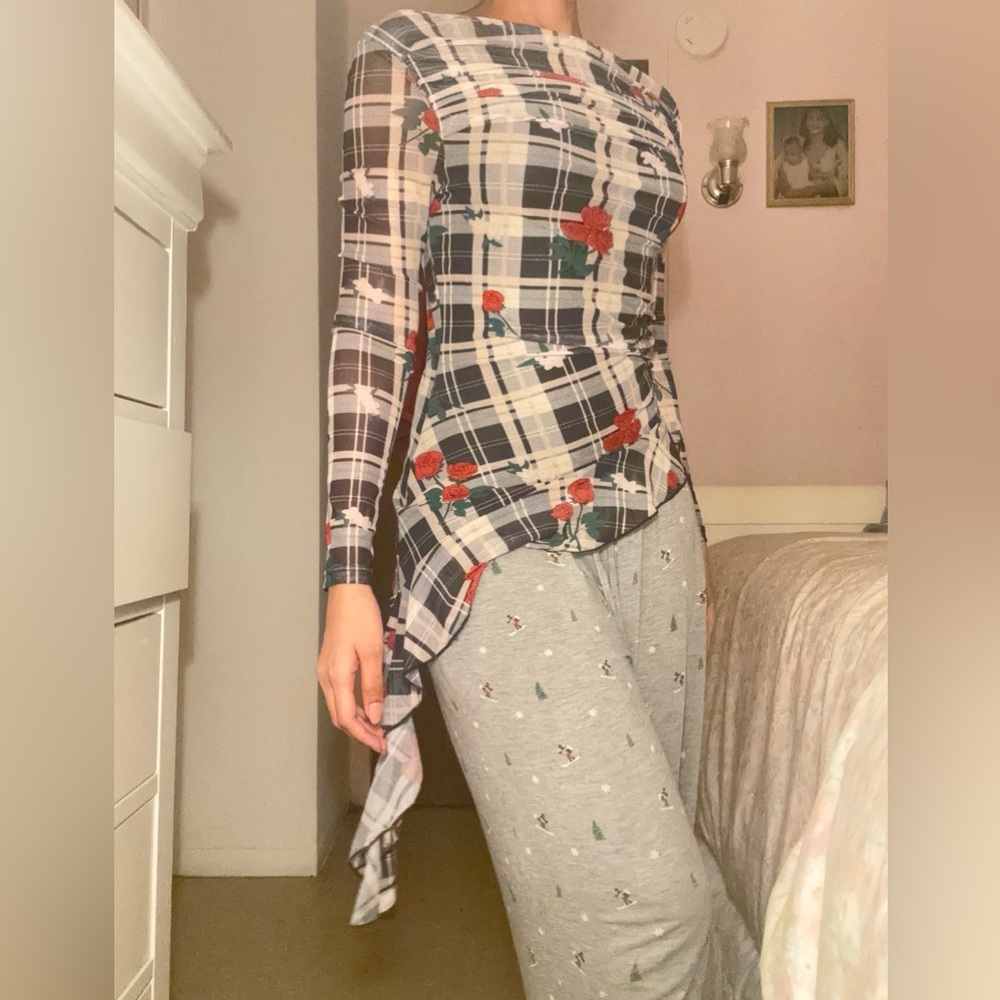 Mesh Boat Neck Rose Plaid Ruffle Hem